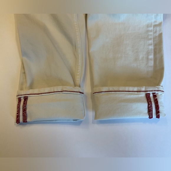 Sanctuary women’s size 29 cream cargo crop pants with black zippers accents. - Picture 6 of 8